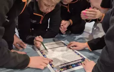 Nauczyciele Zespołu Szk&oacute;ł w Mielniku rozwiązują łamigł&oacute;wki