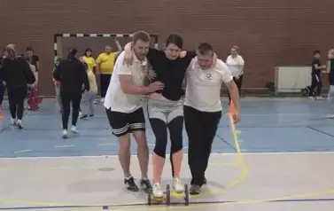 Drużyna Urzędu Gminy Mielnik podczas konkurencji sportowej