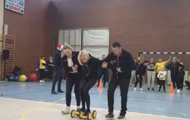 Nauczyciele podczas wyścigu sportowego