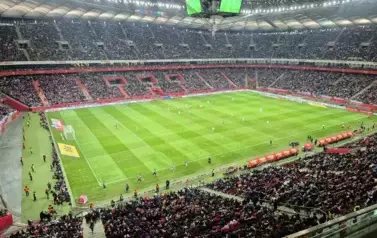 Zdjęcie przedstawia Stadion Narodowy w Warszawie