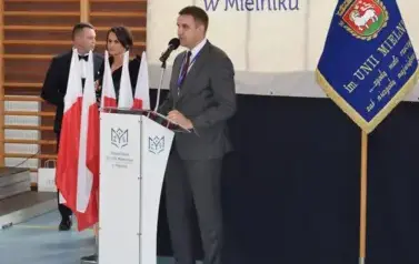 W&oacute;jt Gminy Mielnik przemawia do zgromadzonych gośći