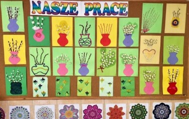 Prace plastyczne dzieci przedstawiające wazony z baziami