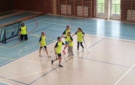 Mistrzynie Powiatu w Unihokeju.