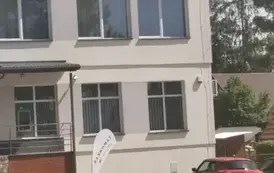 Symetria osiowa na budynku banku