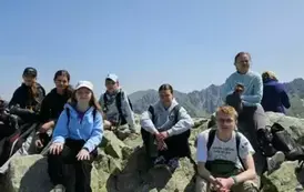 Uczniowie z wychowaczynią na szczycie Kasprowego Wierchu