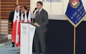 W&oacute;jt Gminy Mielnik przemawia do zgromadzonych gośći