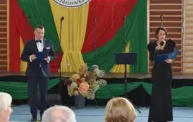 Prowadzący uroczystość jubileuszu zapowiadają punkt programu