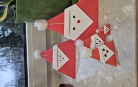 R&oacute;żnych rozmiar&oacute;w Mikołaje origami