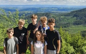 Uczniowie w drodze na Kasprowy Wierch