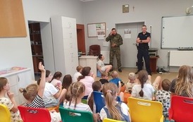 Dzieci zgłaszają się do odpowiedzi