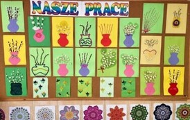 Prace plastyczne dzieci przedstawiające wazony z baziami
