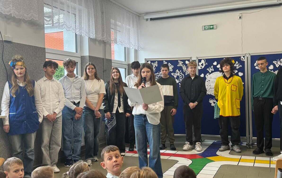 Zdjęcie do Dzień Edukacji Narodowej-pełen uśmiechu i niespodzianek